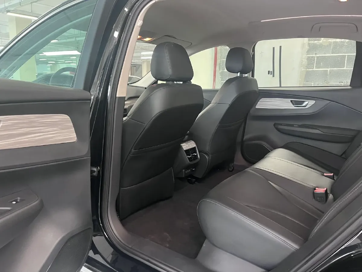 2024 HongQi E-QM5 BEV 72KWH,autocango,china used car exporter,china ev exporter,chinese used car exporter,chinese used ev exporter