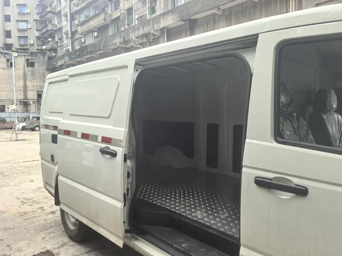 2024 Dongfeng YuFengEM27 BEV 41.472KWH,autocango,china used car exporter,china ev exporter,chinese used car exporter,chinese used ev exporter