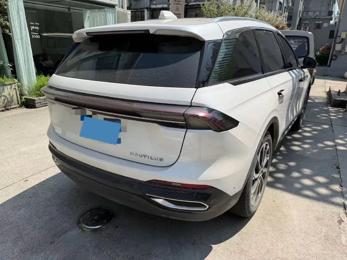 2023 Lincoln Nautilus 2.0T 261HP L4 8AT,autocango,china used car exporter,china ev exporter,chinese used car exporter,chinese used ev exporter
