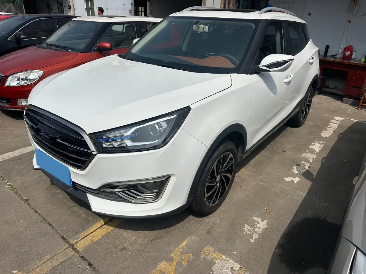 2017 Zotye T300 1.5L 112HP L4 5MT,autocango,china used car exporter,china ev exporter,chinese used car exporter,chinese used ev exporter