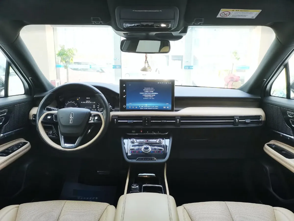 2021 Lincoln Corsair 2.0T 245HP L4 8AT,autocango,china used car exporter,china ev exporter,chinese used car exporter,chinese used ev exporter