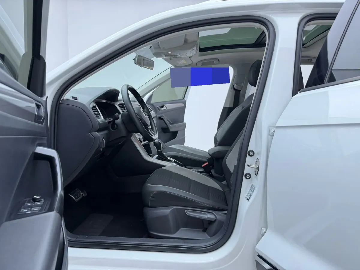 2022 Volkswagen T-Roc 1.4T 150HP L4 7DCT,autocango,china used car exporter,china ev exporter,chinese used car exporter,chinese used ev exporter