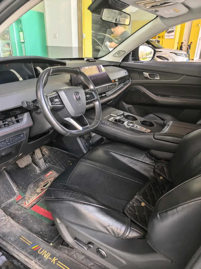 2021 ChangAn UNI-K 2.0T 233HP L4 8AT,autocango,china used car exporter,china ev exporter,chinese used car exporter,chinese used ev exporter