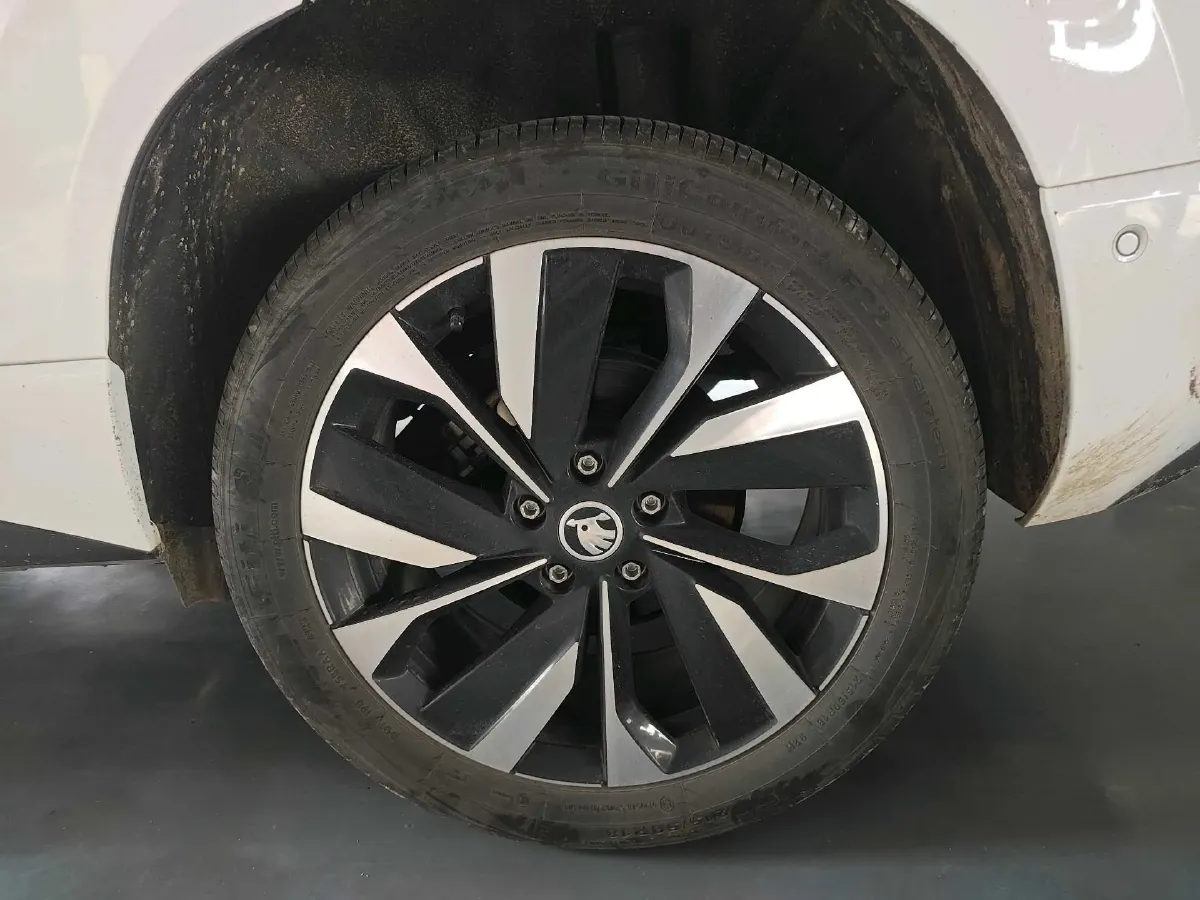 2023 Skoda Karoq 1.4T 150HP L4 7DCT,autocango,china used car exporter,china ev exporter,chinese used car exporter,chinese used ev exporter