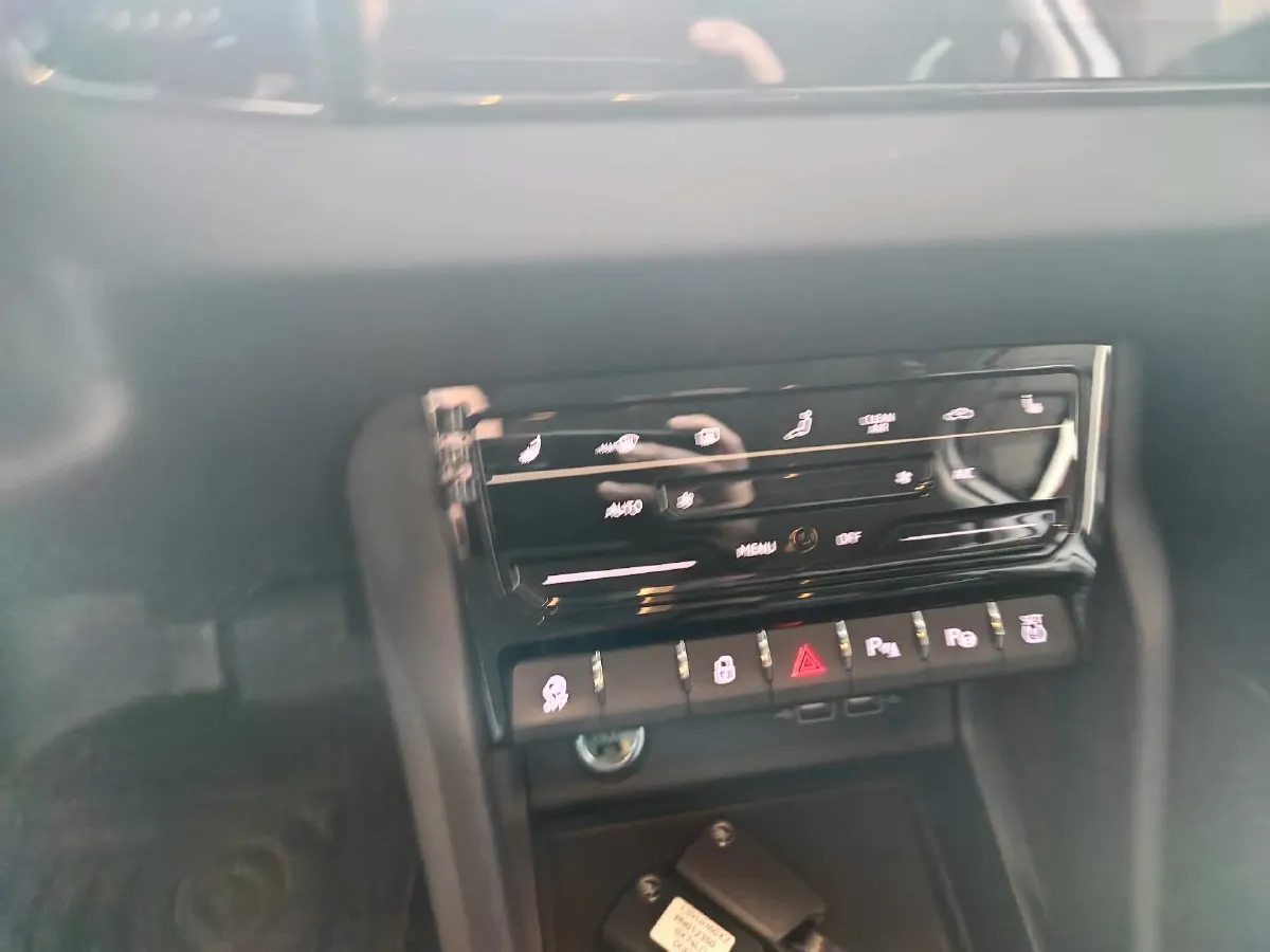 2023 Skoda Karoq 1.4T 150HP L4 7DCT,autocango,china used car exporter,china ev exporter,chinese used car exporter,chinese used ev exporter