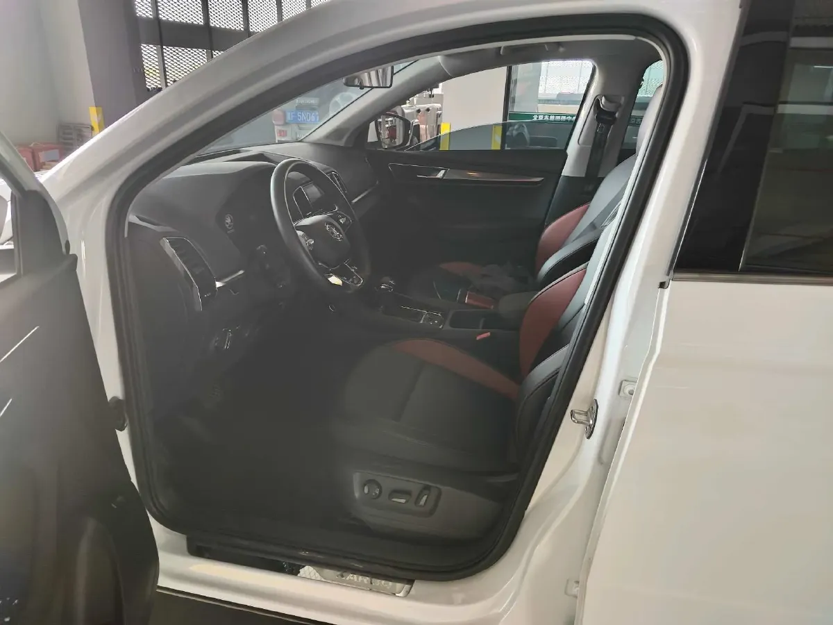 2023 Skoda Karoq 1.4T 150HP L4 7DCT,autocango,china used car exporter,china ev exporter,chinese used car exporter,chinese used ev exporter