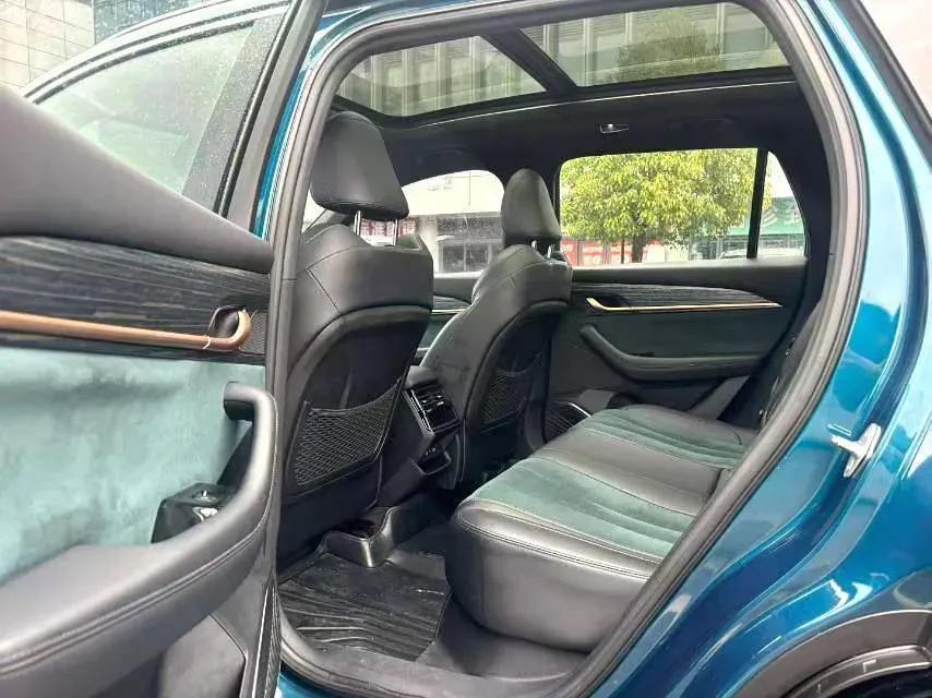 2021 Geely Monjaro 2.0T 218HP L4 7DCT,autocango,china used car exporter,china ev exporter,chinese used car exporter,chinese used ev exporter