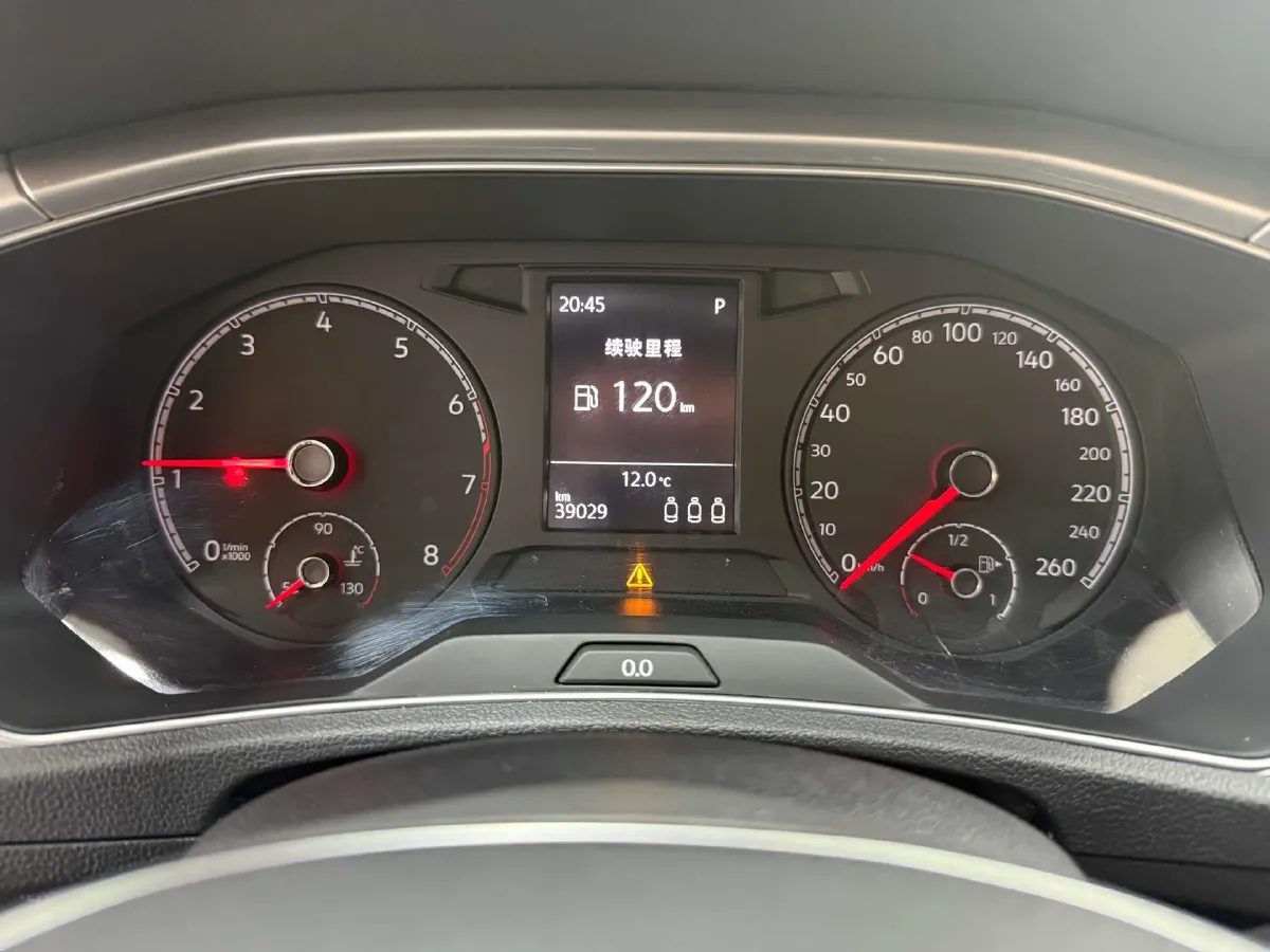 2022 Volkswagen T-Roc 1.4T 150HP L4 7DCT,autocango,china used car exporter,china ev exporter,chinese used car exporter,chinese used ev exporter