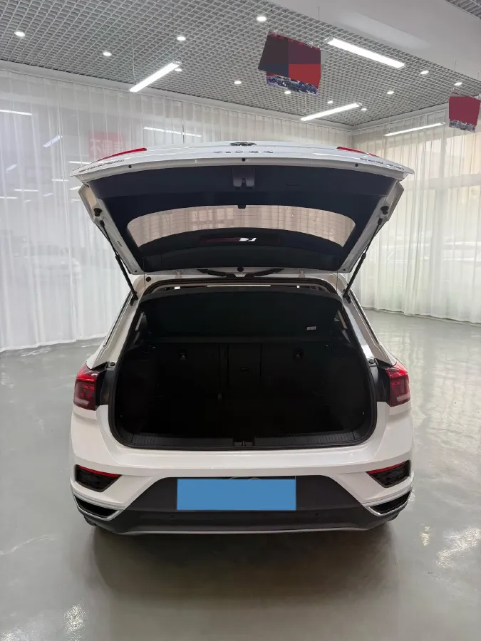 2022 Volkswagen T-Roc 1.4T 150HP L4 7DCT,autocango,china used car exporter,china ev exporter,chinese used car exporter,chinese used ev exporter