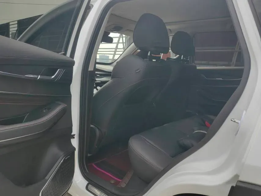 2022 ChangAn Oshan X7 Plus 1.5T 188HP L4 7DCT,autocango,china used car exporter,china ev exporter,chinese used car exporter,chinese used ev exporter