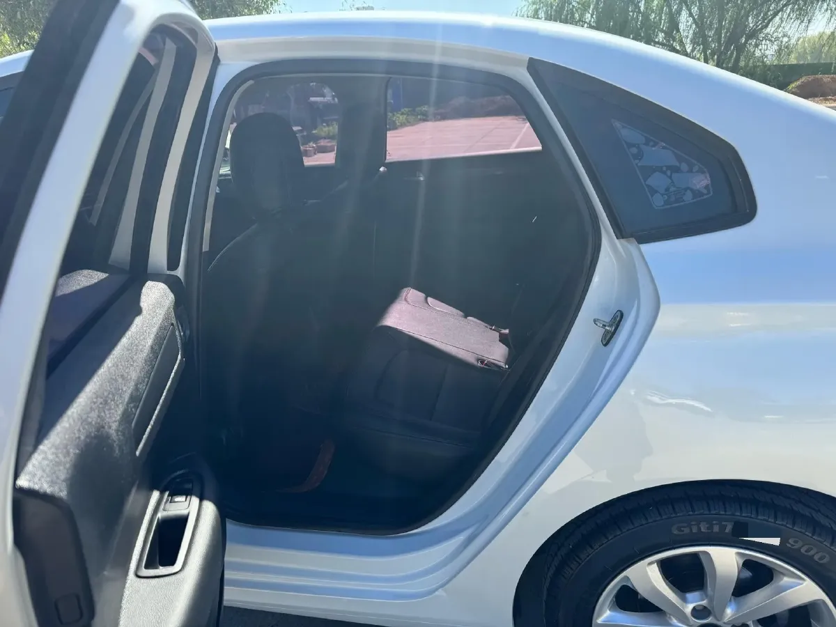 2018 Citroen C4 C-Quatre 1.6L 117HP L4 6AT,autocango,china used car exporter,china ev exporter,chinese used car exporter,chinese used ev exporter