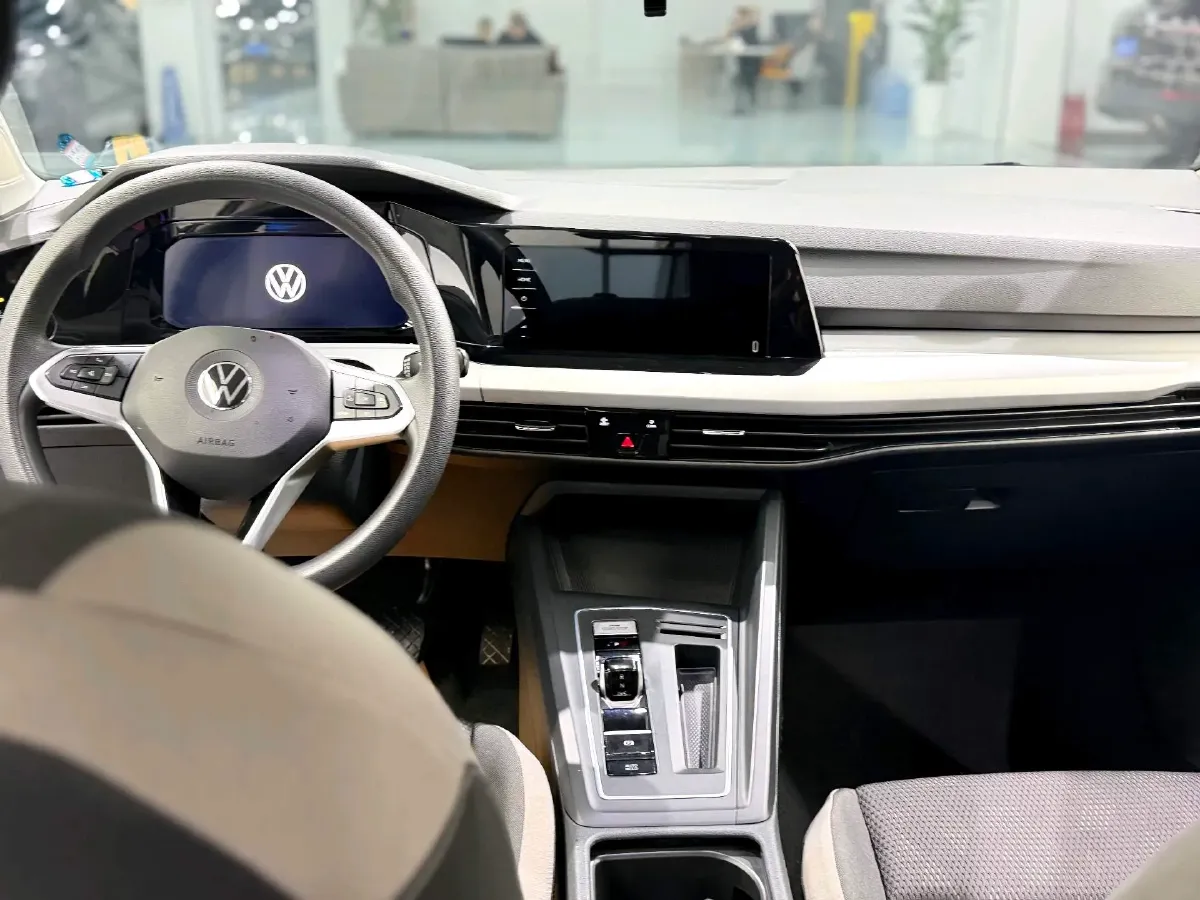 2021 Volkswagen Golf 1.2T 116HP L4 7DCT,autocango,china used car exporter,china ev exporter,chinese used car exporter,chinese used ev exporter