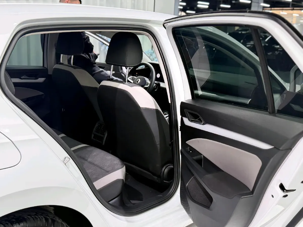 2021 Volkswagen Golf 1.2T 116HP L4 7DCT,autocango,china used car exporter,china ev exporter,chinese used car exporter,chinese used ev exporter