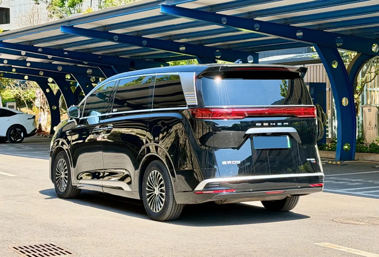 2025 Denza D9 1.5T 156HP L4 E-CVT PHEV 40KWH,autocango,china used car exporter,china ev exporter,chinese used car exporter,chinese used ev exporter