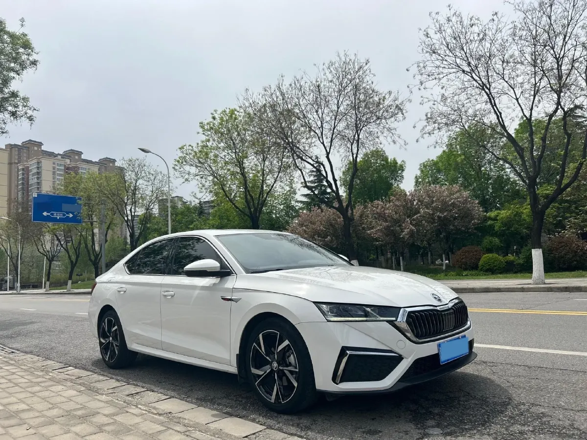 2022 Skoda Octavia 1.4T 150HP L4 7DCT,autocango,china used car exporter,china ev exporter,chinese used car exporter,chinese used ev exporter