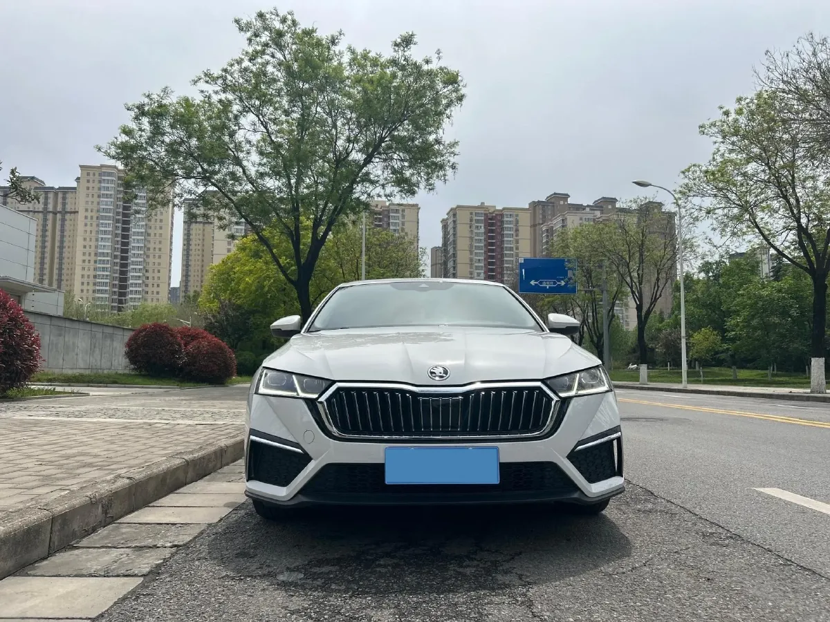 2022 Skoda Octavia 1.4T 150HP L4 7DCT,autocango,china used car exporter,china ev exporter,chinese used car exporter,chinese used ev exporter
