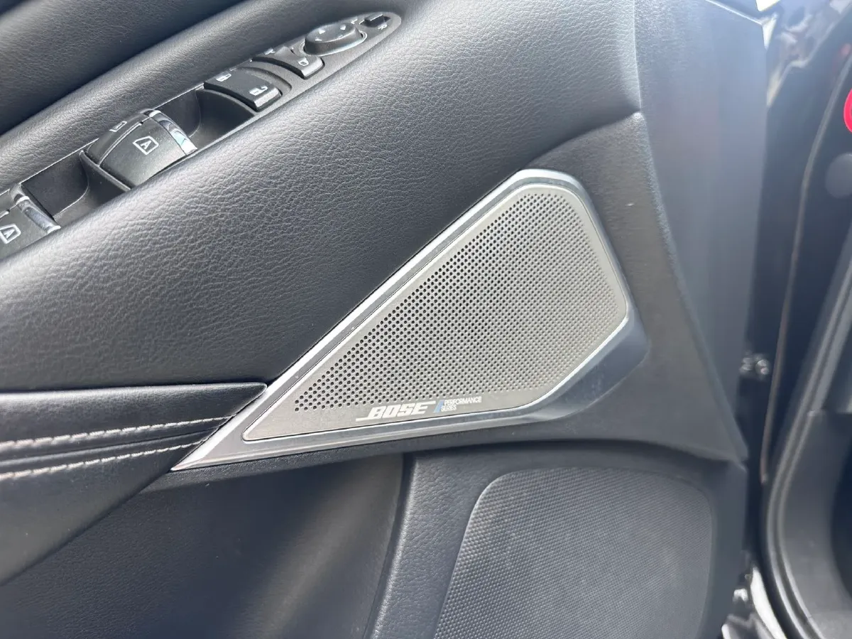 2018 Jeep Grand Commander 2.0T 265HP L4 9AT,autocango,china used car exporter,china ev exporter,chinese used car exporter,chinese used ev exporter