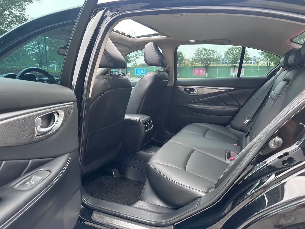 2018 Jeep Grand Commander 2.0T 265HP L4 9AT,autocango,china used car exporter,china ev exporter,chinese used car exporter,chinese used ev exporter