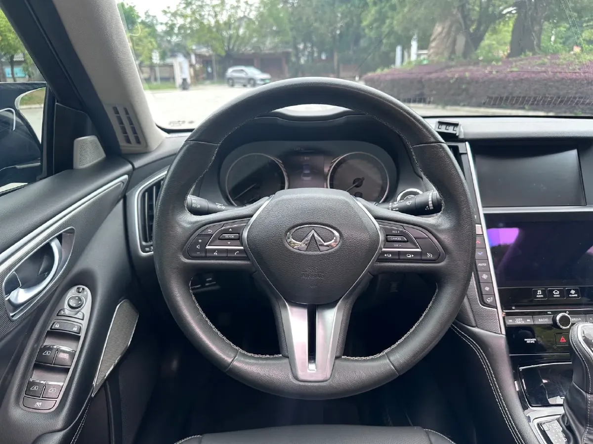 2018 Jeep Grand Commander 2.0T 265HP L4 9AT,autocango,china used car exporter,china ev exporter,chinese used car exporter,chinese used ev exporter