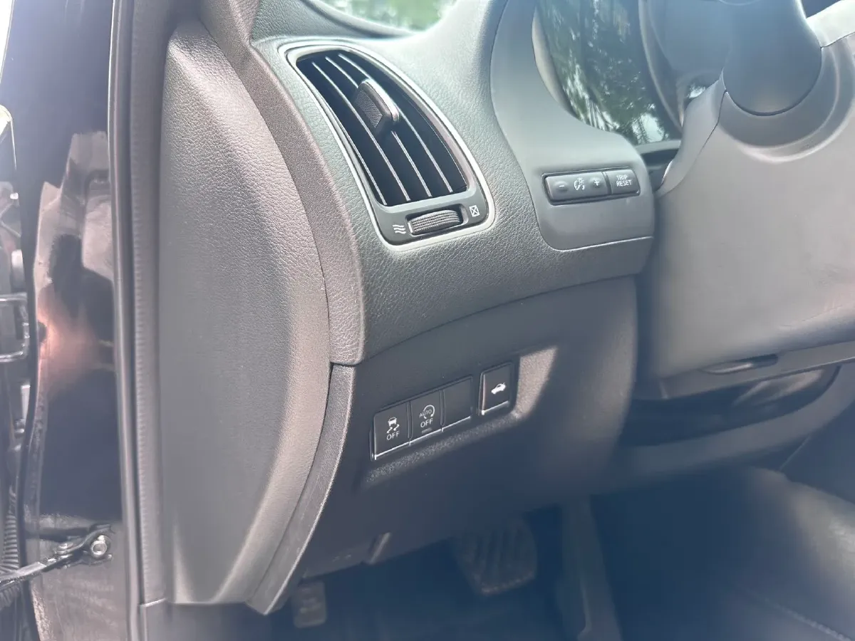 2018 Jeep Grand Commander 2.0T 265HP L4 9AT,autocango,china used car exporter,china ev exporter,chinese used car exporter,chinese used ev exporter