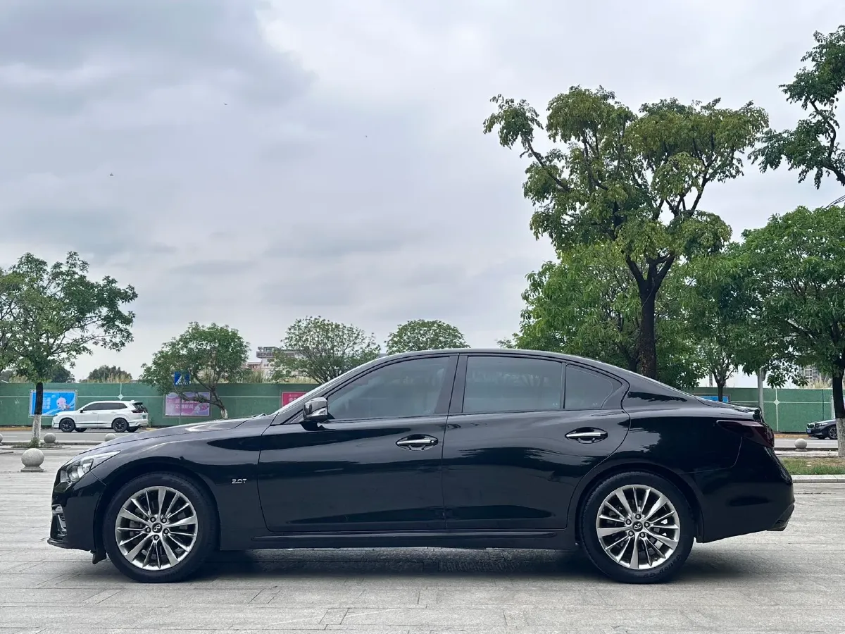 2018 Jeep Grand Commander 2.0T 265HP L4 9AT,autocango,china used car exporter,china ev exporter,chinese used car exporter,chinese used ev exporter