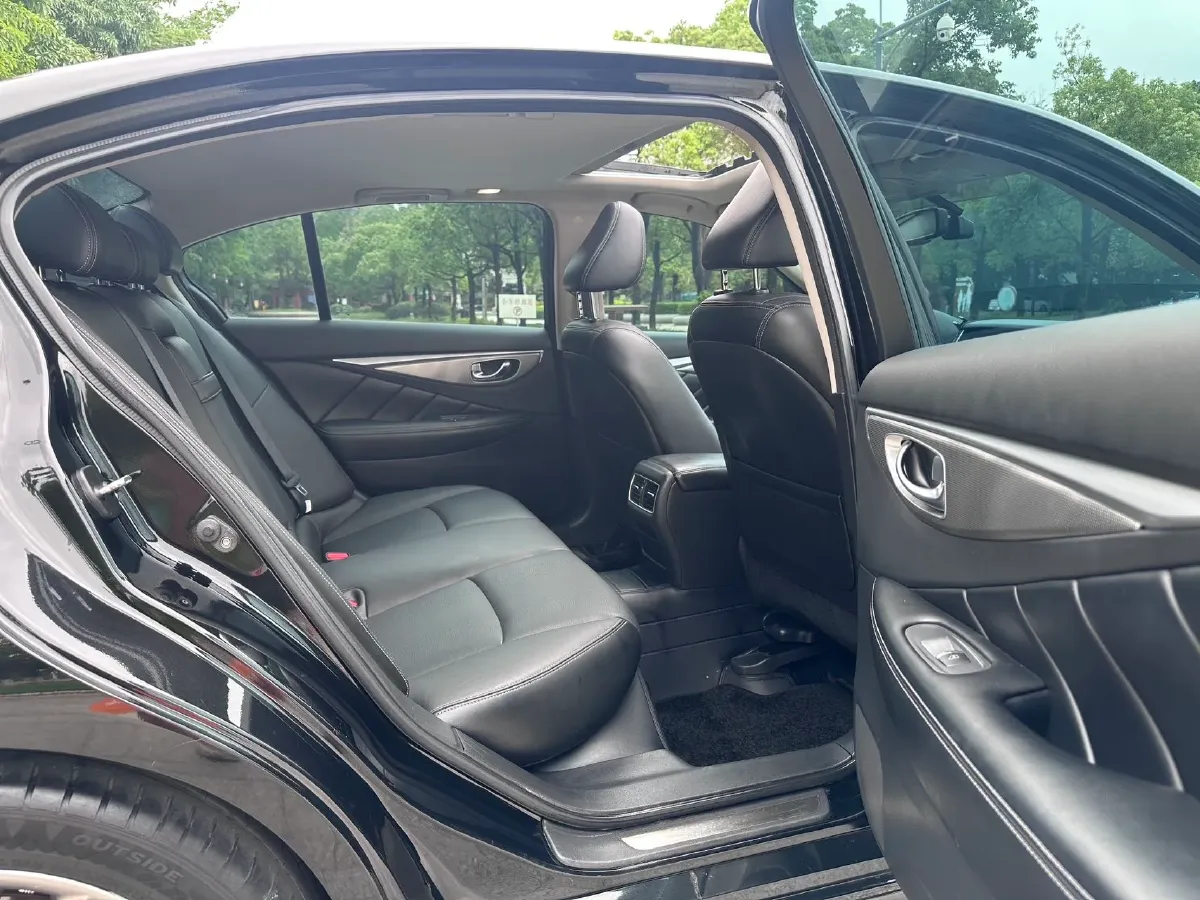 2018 Jeep Grand Commander 2.0T 265HP L4 9AT,autocango,china used car exporter,china ev exporter,chinese used car exporter,chinese used ev exporter