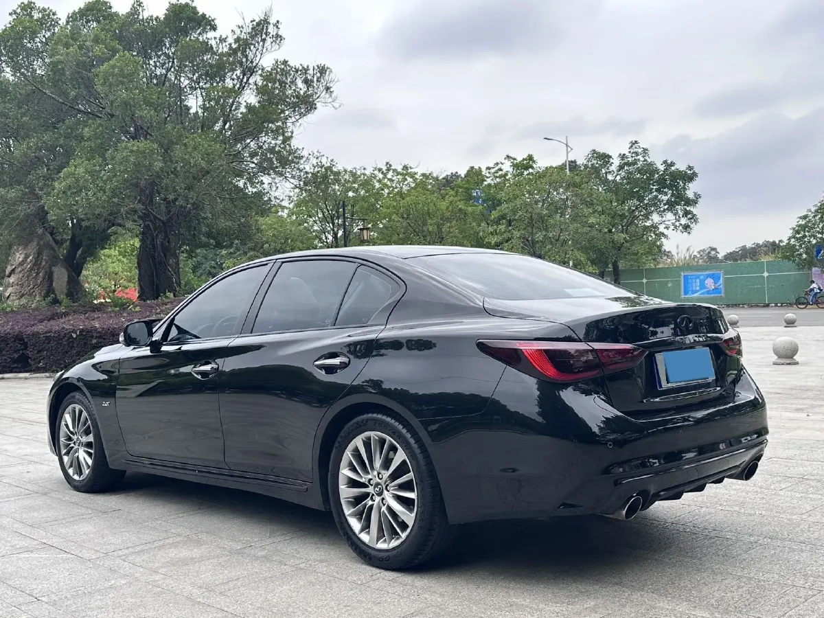 2018 Jeep Grand Commander 2.0T 265HP L4 9AT,autocango,china used car exporter,china ev exporter,chinese used car exporter,chinese used ev exporter