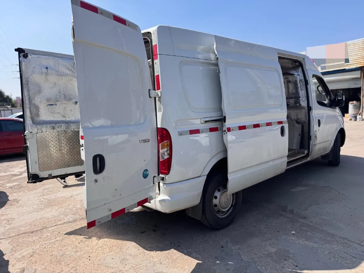 2023 DongFeng DFAC YuFeng 2.0T 136HP L4 6MT,autocango,china used car exporter,china ev exporter,chinese used car exporter,chinese used ev exporter