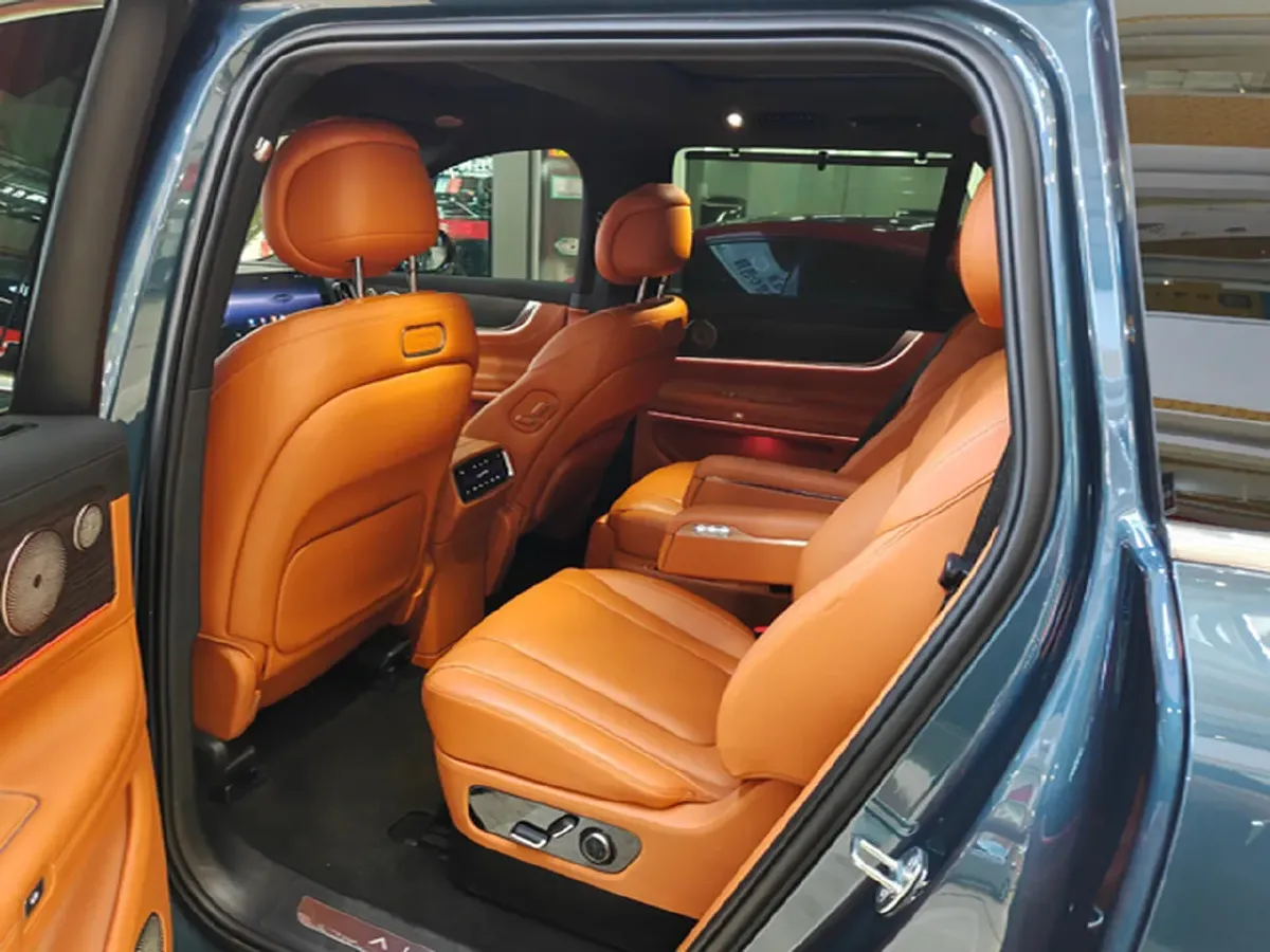 2024 AITO AITO M9 1.5T 152HP L4 REEV 42KWH,autocango,china used car exporter,china ev exporter,chinese used car exporter,chinese used ev exporter