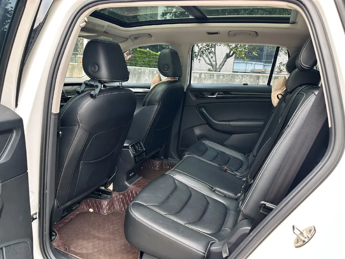 2017 Skoda Kodiak 1.8T 180HP L4 7DCT,autocango,china used car exporter,china ev exporter,chinese used car exporter,chinese used ev exporter