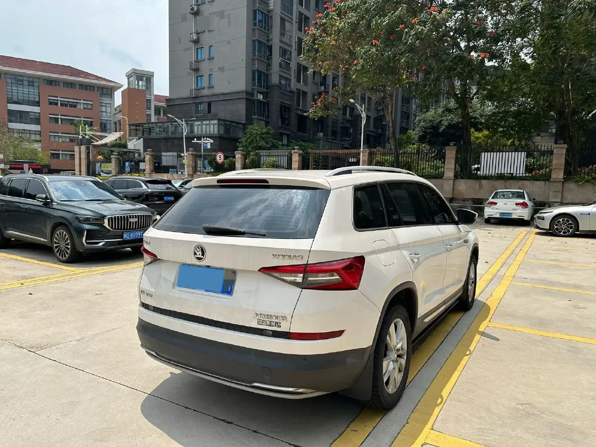 2017 Skoda Kodiak 1.8T 180HP L4 7DCT,autocango,china used car exporter,china ev exporter,chinese used car exporter,chinese used ev exporter