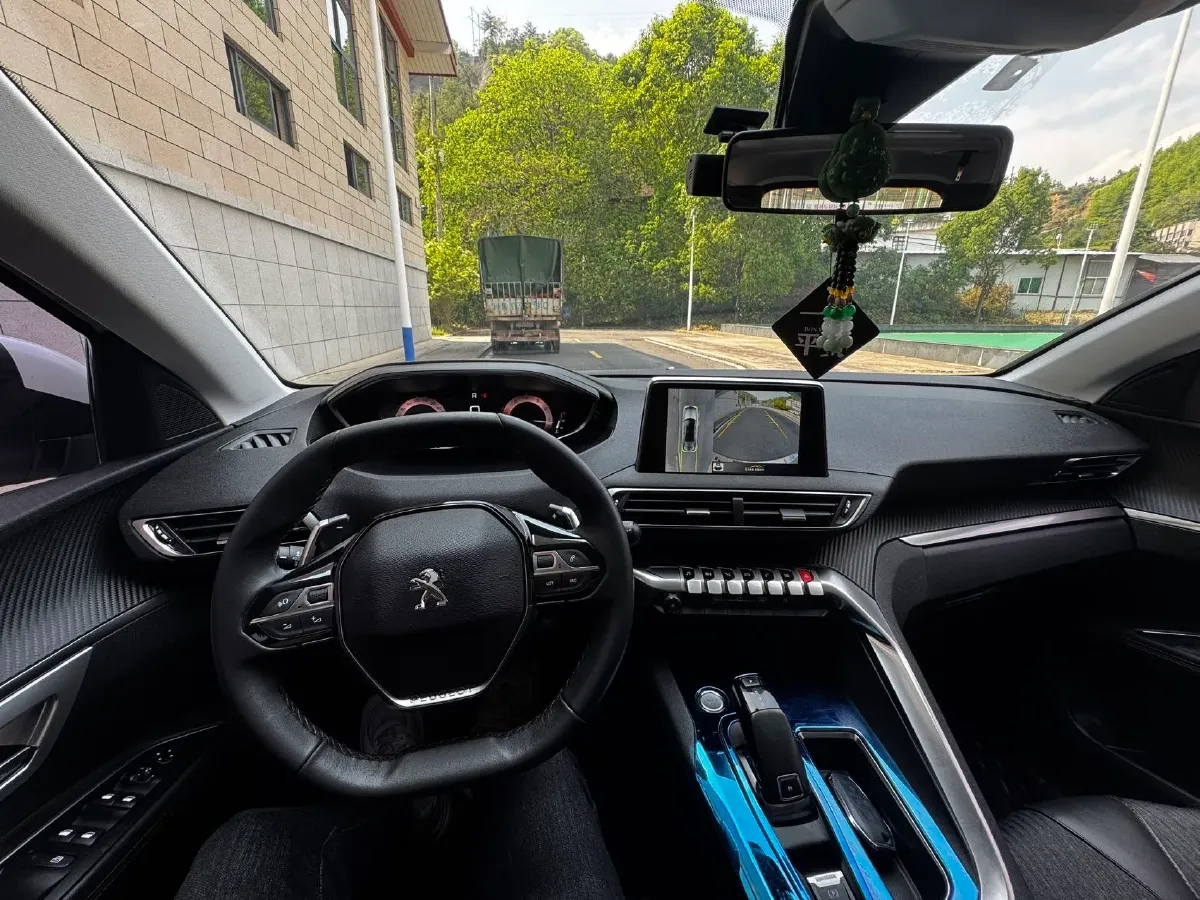 2017 Peugeot 5008 1.8T 204HP L4 6AT,autocango,china used car exporter,china ev exporter,chinese used car exporter,chinese used ev exporter