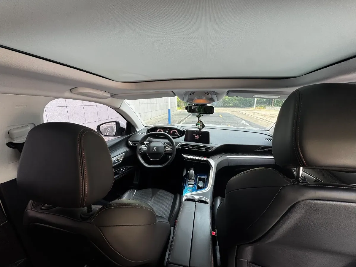 2017 Peugeot 5008 1.8T 204HP L4 6AT,autocango,china used car exporter,china ev exporter,chinese used car exporter,chinese used ev exporter