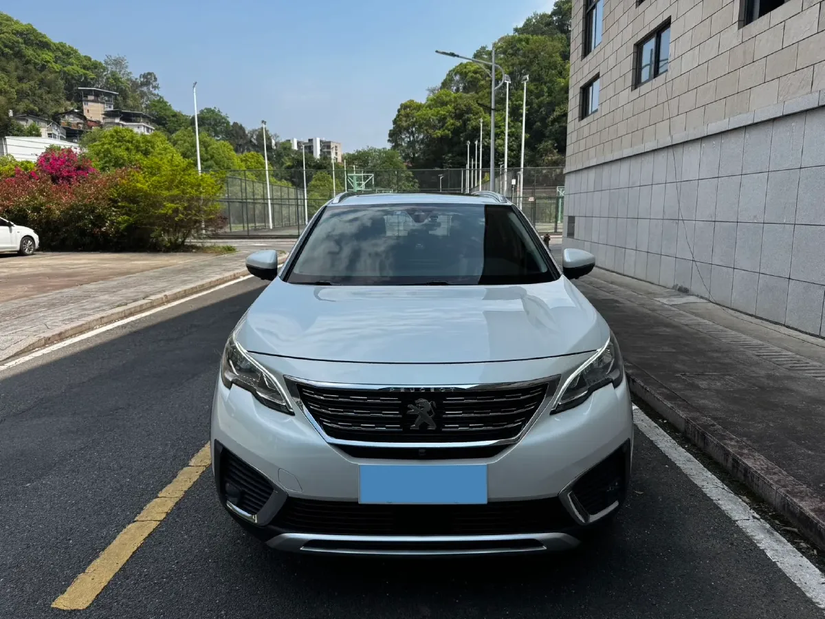 2017 Peugeot 5008 1.8T 204HP L4 6AT,autocango,china used car exporter,china ev exporter,chinese used car exporter,chinese used ev exporter