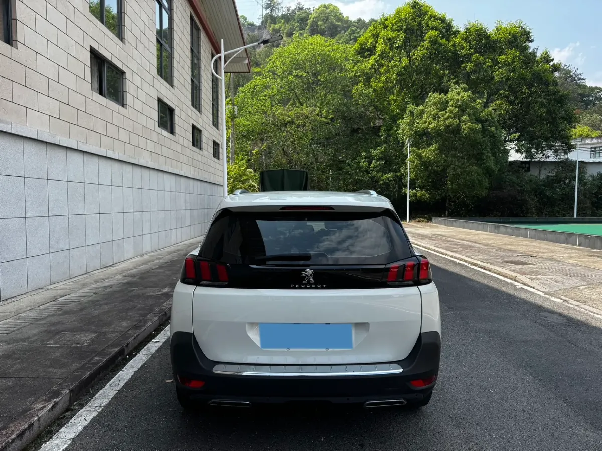 2017 Peugeot 5008 1.8T 204HP L4 6AT,autocango,china used car exporter,china ev exporter,chinese used car exporter,chinese used ev exporter