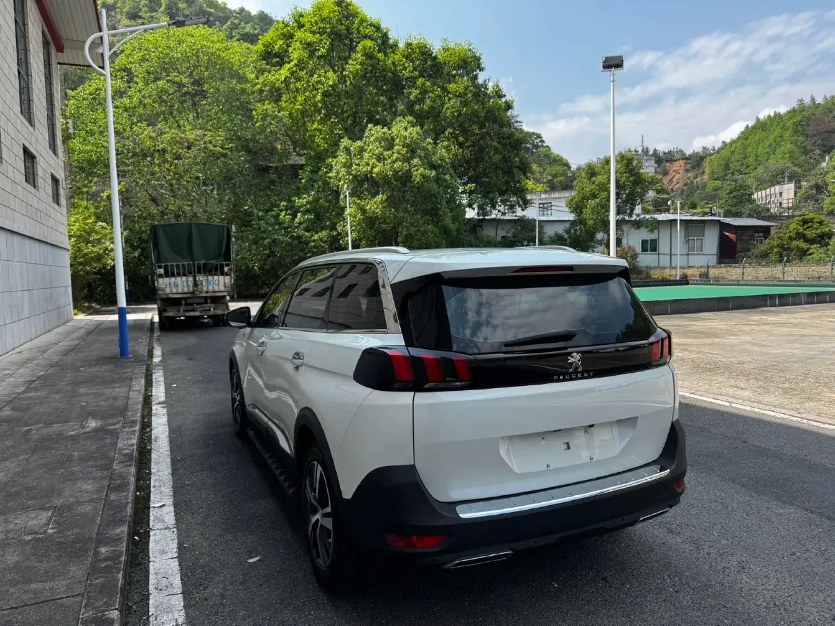 2017 Peugeot 5008 1.8T 204HP L4 6AT,autocango,china used car exporter,china ev exporter,chinese used car exporter,chinese used ev exporter