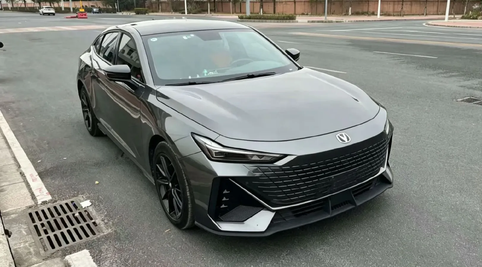 2022 ChangAn UNI-V 1.5T 188HP L4 7DCT,autocango,china used car exporter,china ev exporter,chinese used car exporter,chinese used ev exporter