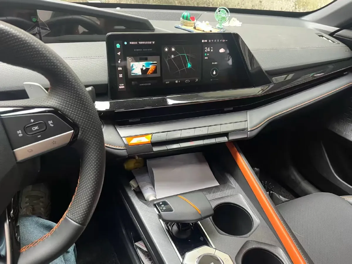 2022 ChangAn UNI-V 1.5T 188HP L4 7DCT,autocango,china used car exporter,china ev exporter,chinese used car exporter,chinese used ev exporter