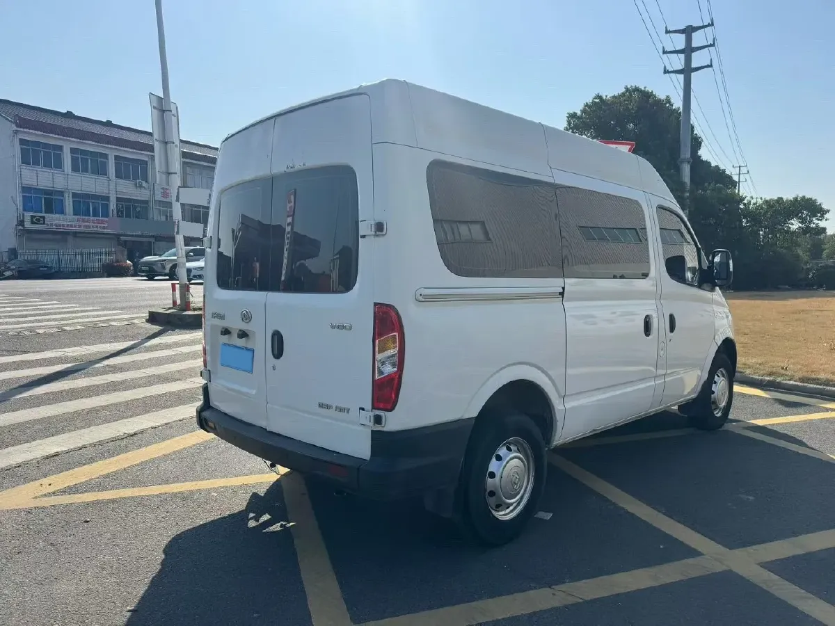 2013 MAXUS XinTu V80 2.5T 136HP L4 5MT,autocango,china used car exporter,china ev exporter,chinese used car exporter,chinese used ev exporter
