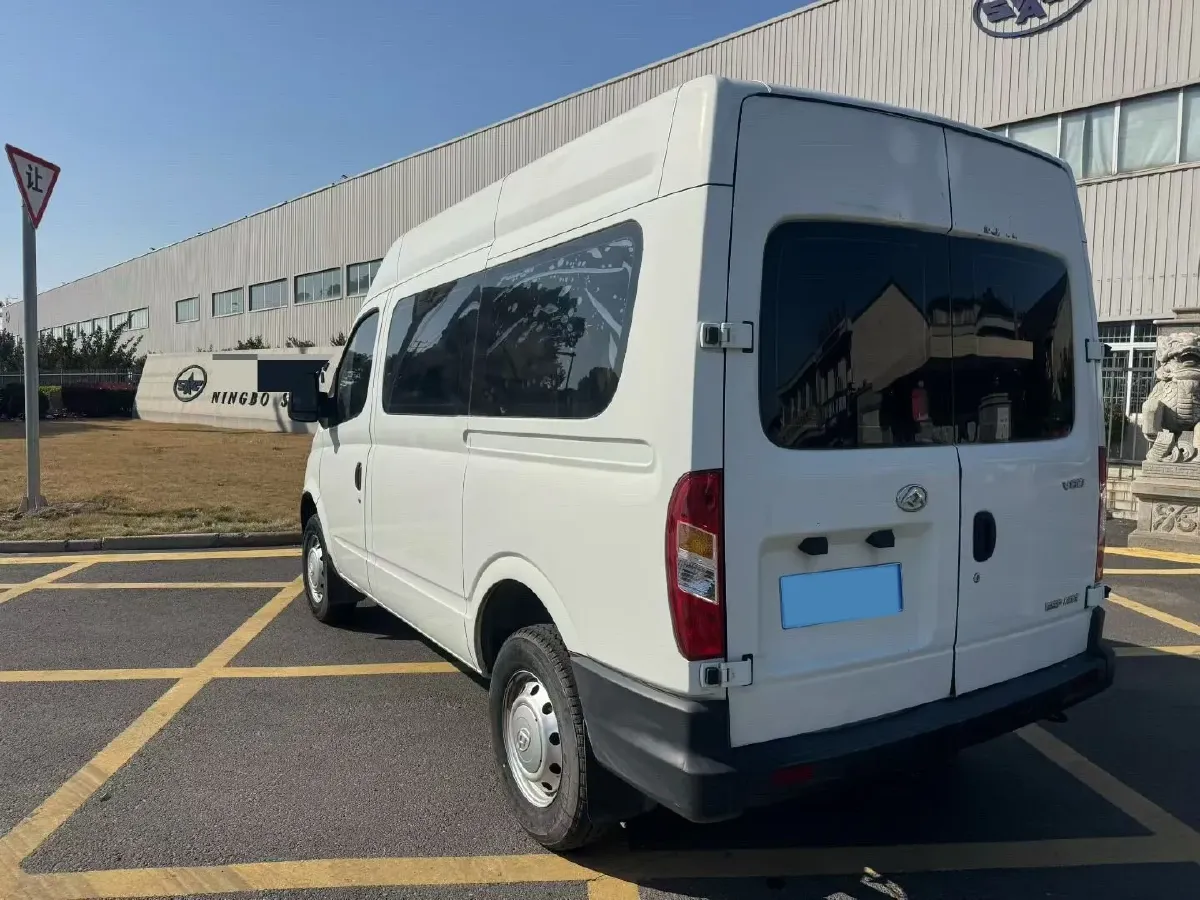 2013 MAXUS XinTu V80 2.5T 136HP L4 5MT,autocango,china used car exporter,china ev exporter,chinese used car exporter,chinese used ev exporter