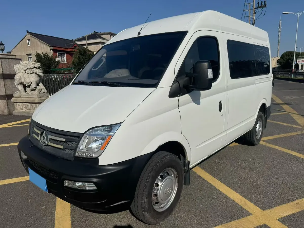 2013 MAXUS XinTu V80 2.5T 136HP L4 5MT,autocango,china used car exporter,china ev exporter,chinese used car exporter,chinese used ev exporter