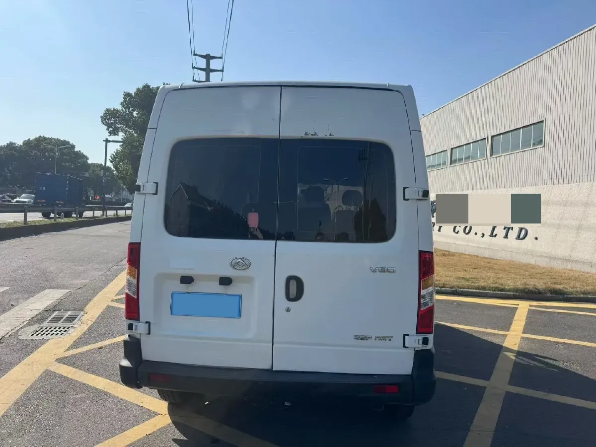 2013 MAXUS XinTu V80 2.5T 136HP L4 5MT,autocango,china used car exporter,china ev exporter,chinese used car exporter,chinese used ev exporter