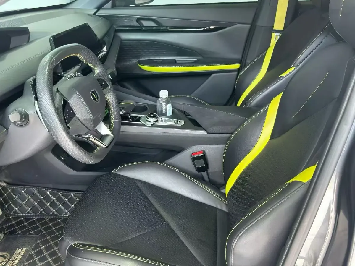 2023 ChangAn UNI-V 1.5T 188HP L4 7DCT,autocango,china used car exporter,china ev exporter,chinese used car exporter,chinese used ev exporter