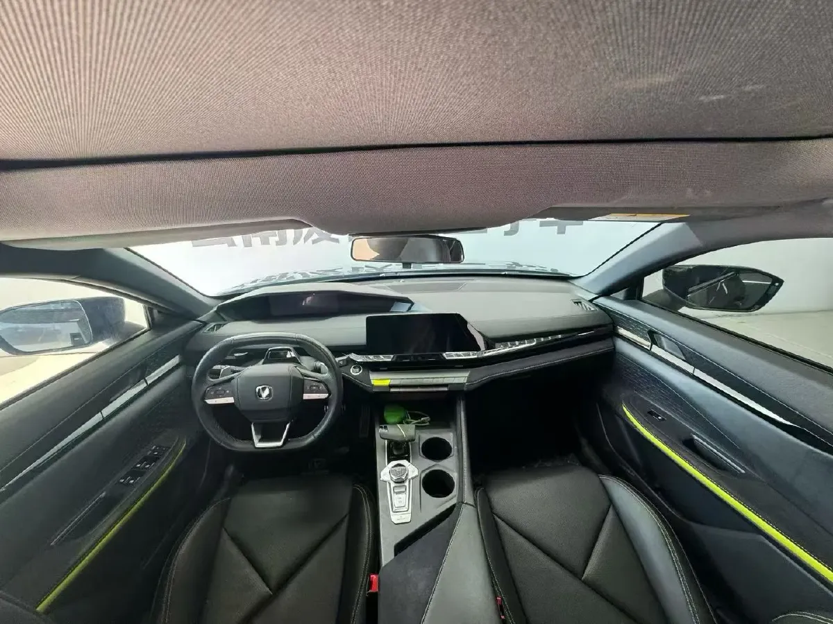 2023 ChangAn UNI-V 1.5T 188HP L4 7DCT,autocango,china used car exporter,china ev exporter,chinese used car exporter,chinese used ev exporter