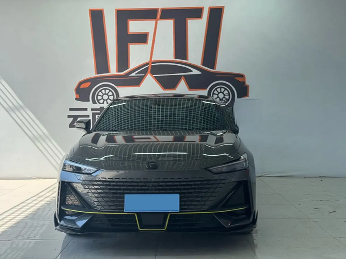 2023 ChangAn UNI-V 1.5T 188HP L4 7DCT,autocango,china used car exporter,china ev exporter,chinese used car exporter,chinese used ev exporter