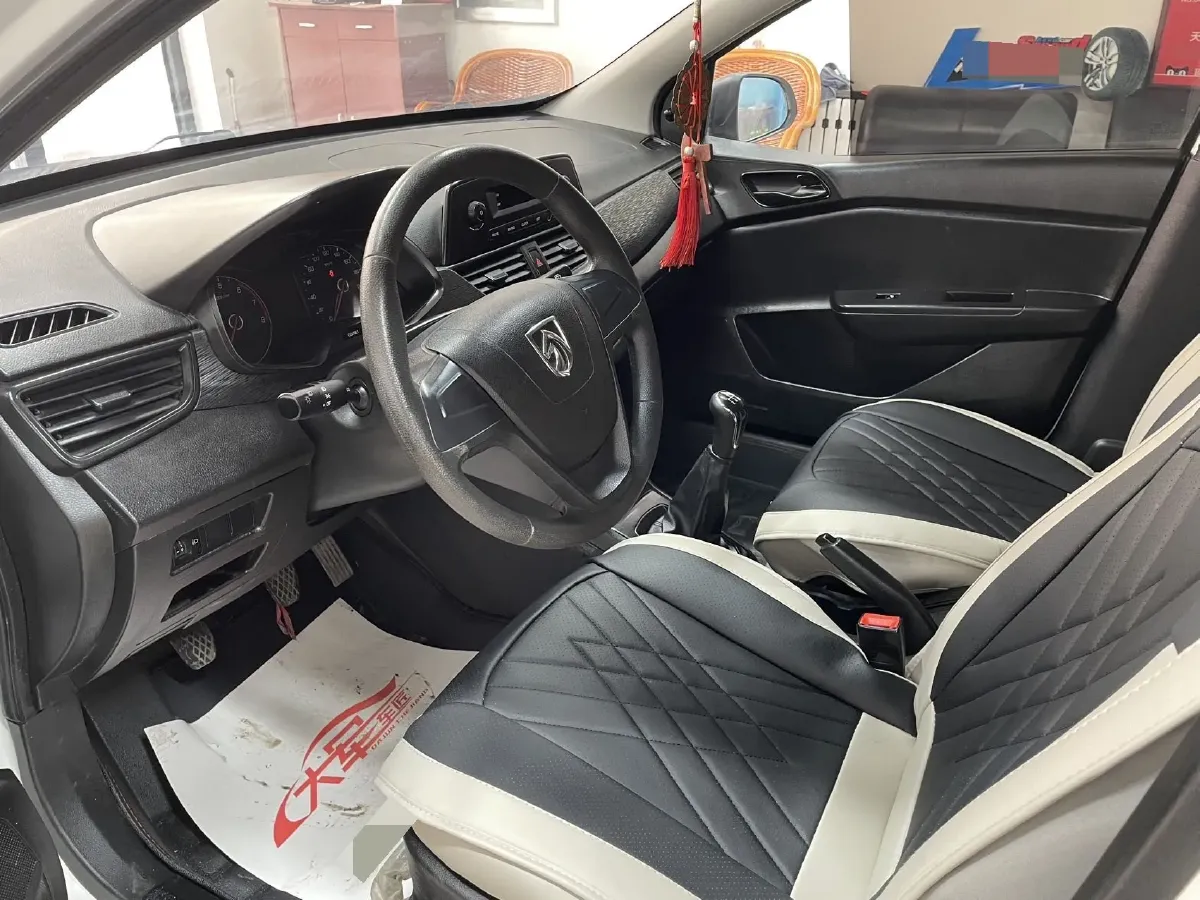 2016 BaoJun 310 1.2L 82HP L4 5MT,autocango,china used car exporter,china ev exporter,chinese used car exporter,chinese used ev exporter