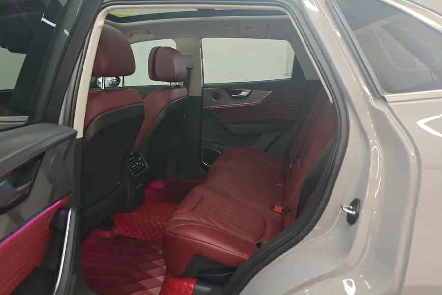 2023 HongQi HS5 2.0T 252HP L4 8AT,autocango,china used car exporter,china ev exporter,chinese used car exporter,chinese used ev exporter