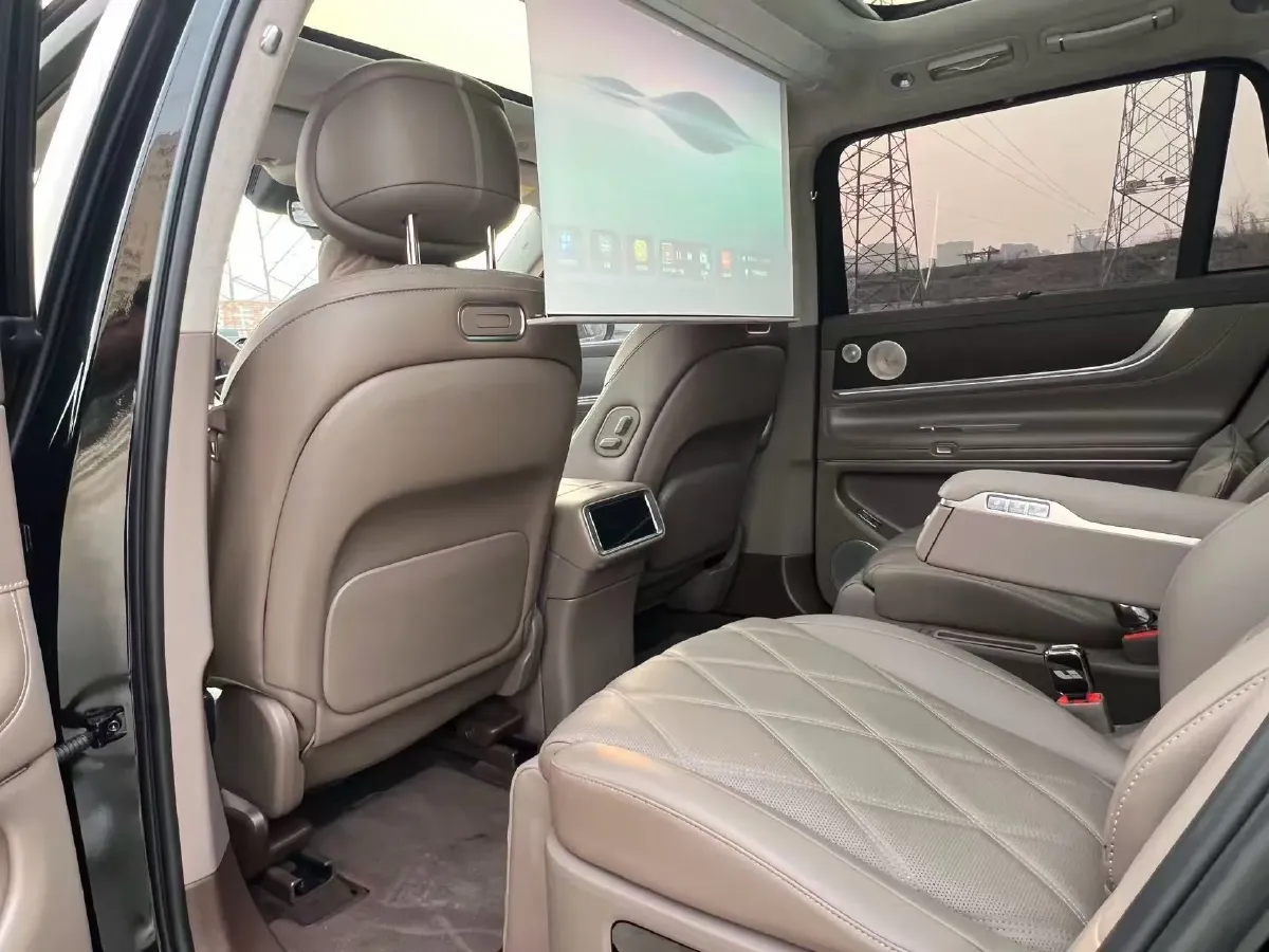 2025 AITO AITO M9 REEV 160HP REEV 52KWH,autocango,china used car exporter,china ev exporter,chinese used car exporter,chinese used ev exporter