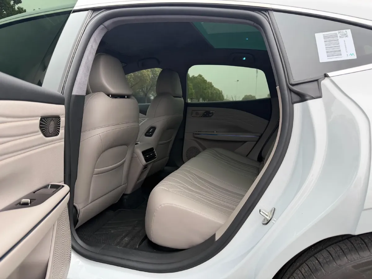 2025 Geely Galaxy Starshine 8 1.5L 112HP L4 1DHT PHEV,autocango,china used car exporter,china ev exporter,chinese used car exporter,chinese used ev exporter