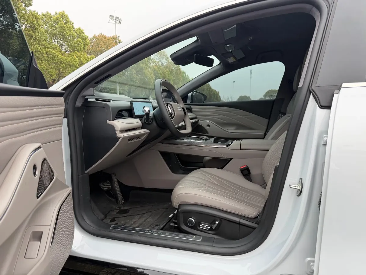 2025 Geely Galaxy Starshine 8 1.5L 112HP L4 1DHT PHEV,autocango,china used car exporter,china ev exporter,chinese used car exporter,chinese used ev exporter